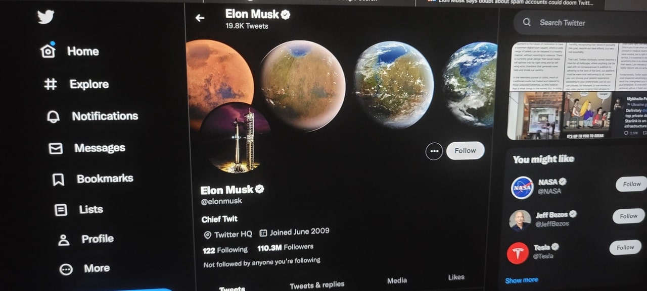 Elon Musk confirmă oficial că a cumpărat Twitter.