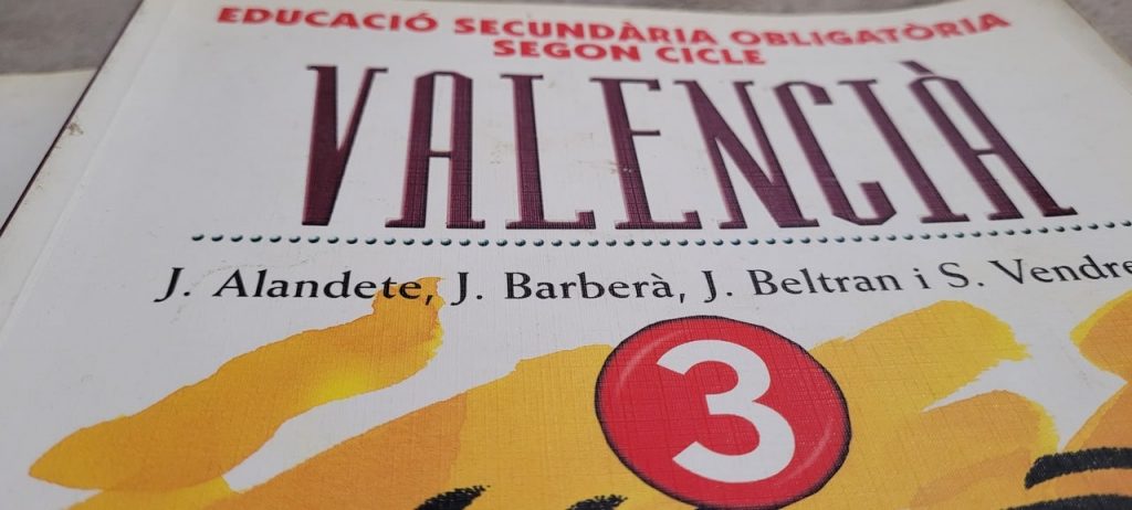 Manual in valenciana pentru copiii din Comunitatea Valenciana