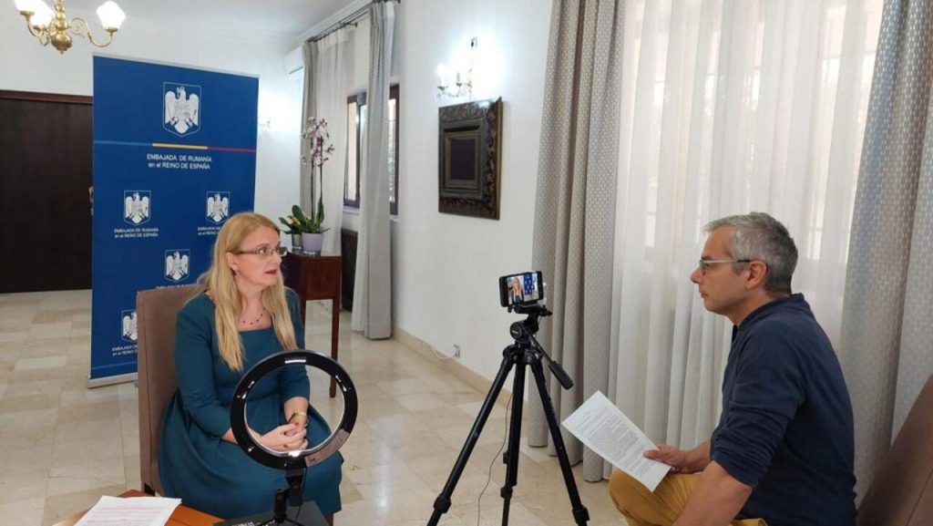 Interviu Cristina Florea Atașatul din partea Ministerului Muncii pentru probleme sociale și de muncă este parte dintr-un material amplu care va fi publicate pe apns.es 