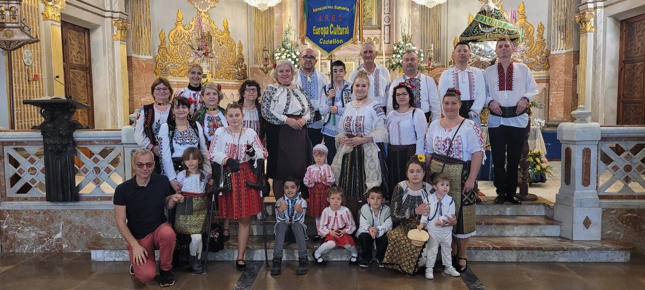 Românii la Sărbătoarea Magdalenelor din Castellon. Anul acesta au fost invitații speciali ai emoționantului moment al Ofrandei de Flori aduse Maicii Domnului